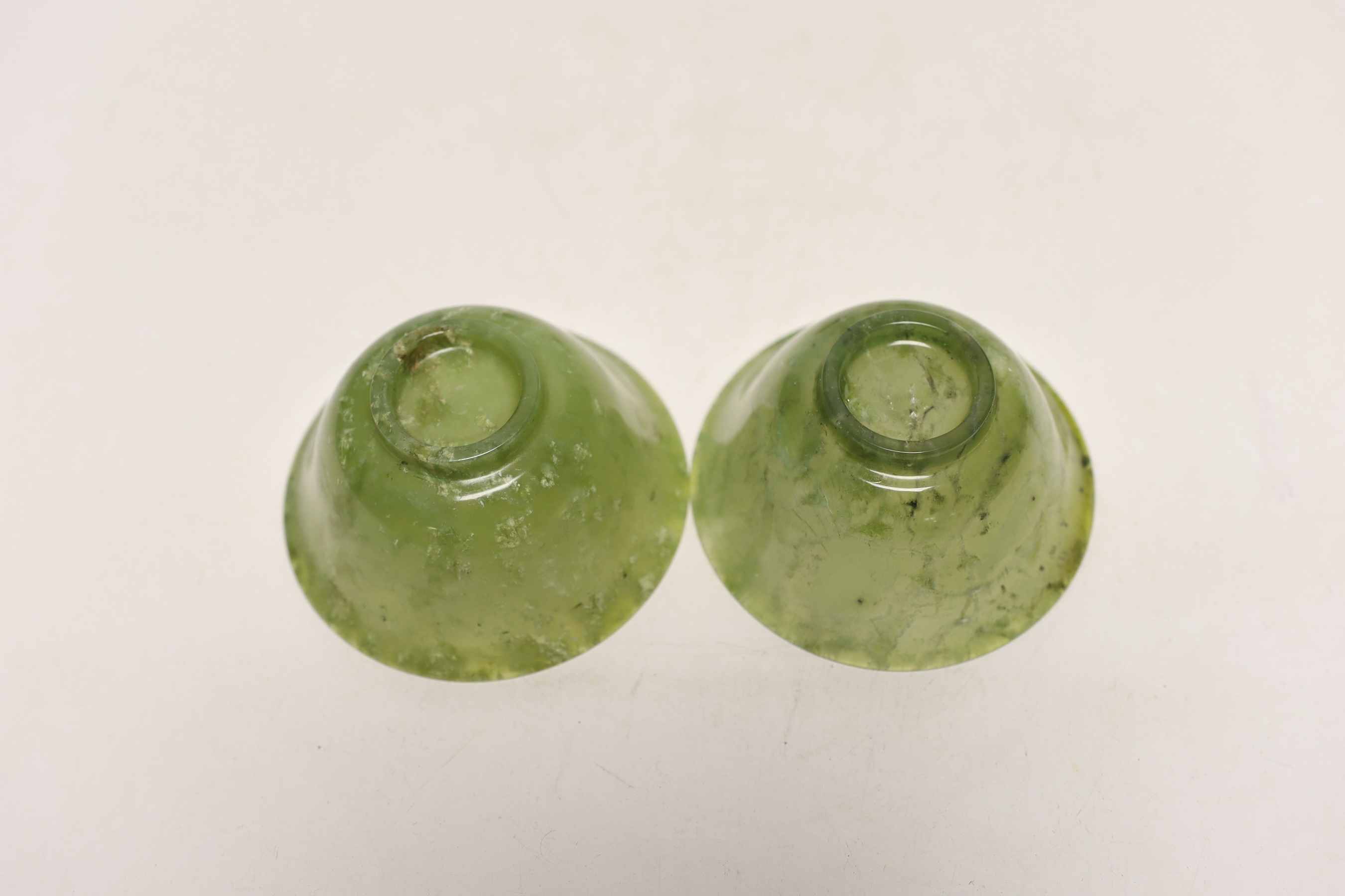 Two Chinese hardstone bowls on stands (boxed) 7.5cm high, including stands